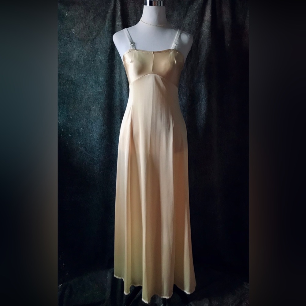 Vintage Vanity Fair Intimates Anthron Slip - Picture 1 of 4